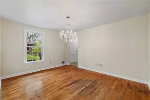 552 Sandrae Dr, Pittsburgh, PA 15243 - Photo 10