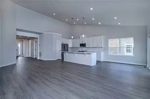 142 Olga Ave, Robinson Twp, PA 15108 - Photo 10