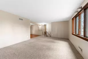 13 Hearthstone Dr, Pittsburgh, PA 15235 - Photo 8