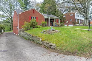 13 Hearthstone Dr, Pittsburgh, PA 15235 - Photo 2