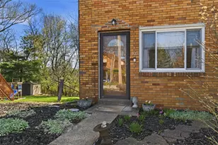 405 Veronica Dr, Pittsburgh, PA 15235 - Photo 4
