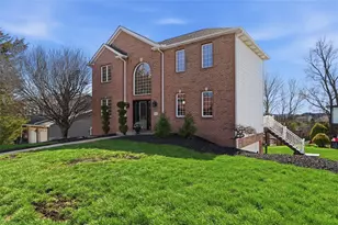 33 Mason Dr, Robinson Twp, PA 15108 - Photo 2