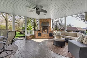 126 Windy Ghoul Dr, Brighton Township, PA 15009 - Photo 6