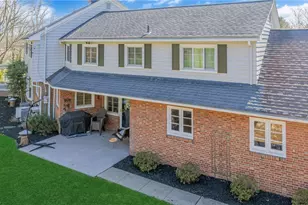 126 Windy Ghoul Dr, Brighton Township, PA 15009 - Photo 2