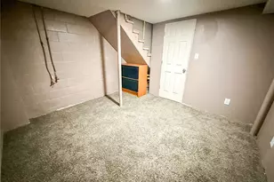 102 Randy Dr, City of But SW, PA 16002 - Photo 34