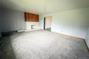 102 Randy Dr, City of But SW, PA 16002 - Photo 6