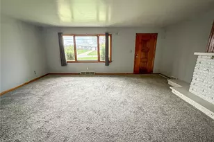 102 Randy Dr, City of But SW, PA 16002 - Photo 4