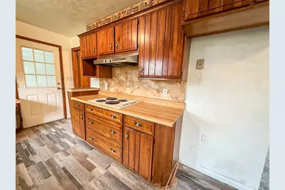 102 Randy Dr, City of But SW, PA 16002 - Photo 12