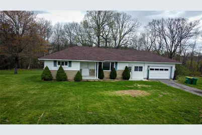 102 Randy Dr, City of But SW, PA 16002 - Photo 2