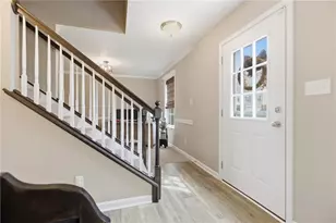 327 Everest Cir, Chartiers, PA 15342 - Photo 4