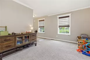 327 Everest Cir, Chartiers, PA 15342 - Photo 8