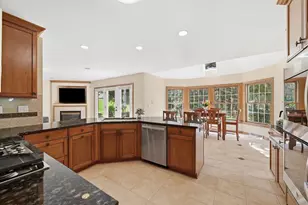 2608 Carriage House Dr, Hampton, PA 15101 - Photo 10