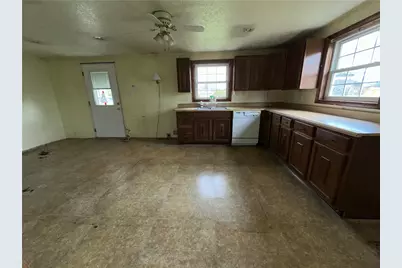 39 2nd St, Georges Township, PA 15401 - Photo 6