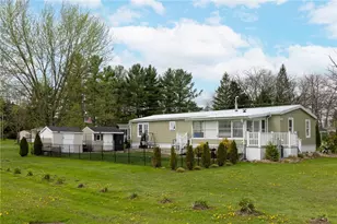 14 Emerald Dr, Pine Township, PA 16127 - Photo 2