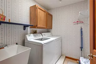 2551 Longmount Dr, Pittsburgh, PA 15090 - Photo 18