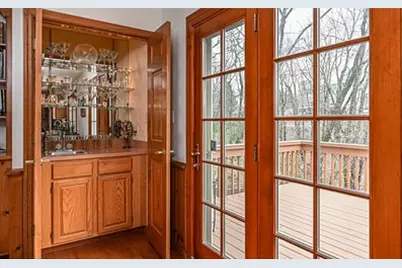 2551 Longmount Drive, Pittsburgh, PA 15090 - Photo 10