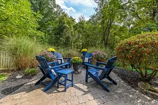 2551 Longmount Dr, Pittsburgh, PA 15090 - Photo 4