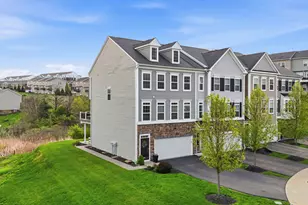 47 Truman Cir, Kennedy Township, PA 15136 - Photo 2