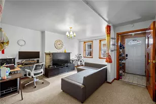 3211 Joe Hammer Sq, Pittsburgh, PA 15213 - Photo 2