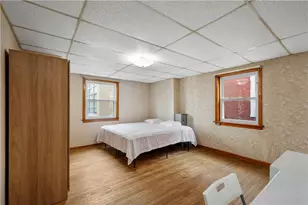 3211 Joe Hammer Sq, Pittsburgh, PA 15213 - Photo 12