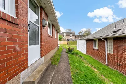 4258 Glen Lytle Rd, Pittsburgh, PA 15217 - Photo 26