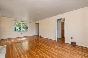 1152 Pinewood Dr, Pittsburgh, PA 15243 - Photo 4