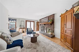 623 W Parliament Dr, Coraopolis, PA 15108 - Photo 2