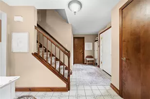 623 W Parliament Dr, Coraopolis, PA 15108 - Photo 18