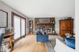 623 W Parliament Dr, Coraopolis, PA 15108 - Photo 4