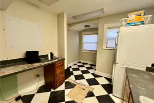 2 E Moody Ave, New Castle, PA 16101 - Photo 8