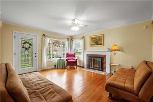 806 Kerry Hill Dr, Pittsburgh, PA 15234 - Photo 10