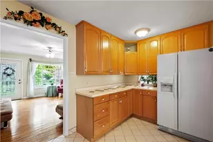 806 Kerry Hill Dr, Pittsburgh, PA 15234 - Photo 8