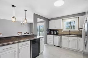 120 Bassie Dr, Zelienople, PA 16063 - Photo 8
