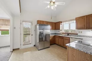 107 Victoria Ct, North Strabane, PA 15317 - Photo 10