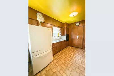 221 E Muntz Ave, Twp of But SE, PA 16001 - Photo 16