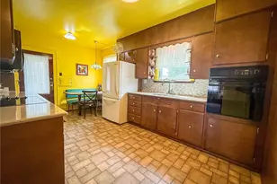221 E Muntz Ave, Twp of But SE, PA 16001 - Photo 14