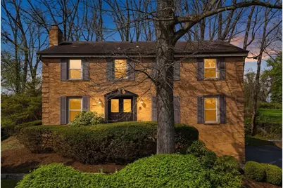 162 Woodshire Dr, Pittsburgh, PA 15215 - Photo 1