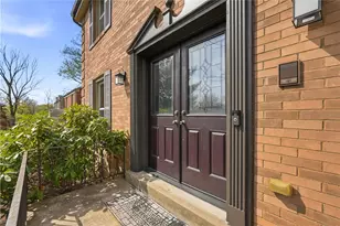 162 Woodshire Dr, Pittsburgh, PA 15215 - Photo 2