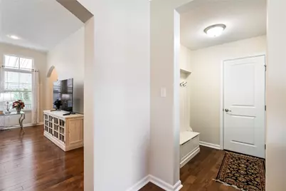 113 Augusta Dr, Ross Twp, PA 15229 - Photo 2