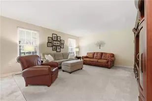 155 Broadstone Dr, Adams Township, PA 16046 - Photo 8
