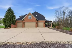 112 Mirage Dr, Cranberry Township, PA 16066 - Photo 8