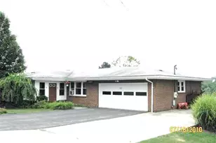 393 Rebecca St, Somerset Township, PA 15501 - Photo 2