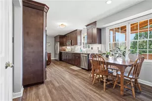 540 Robin Dr, Scott Township, PA 15220 - Photo 10
