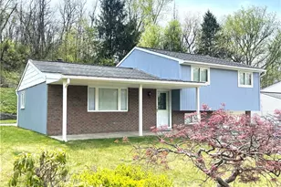 212 Chestershire Dr, North Fayette, PA 15071 - Photo 2