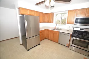 229 Springwood Dr, Pittsburgh, PA 15147 - Photo 14