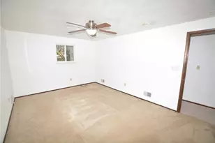 229 Springwood Dr, Pittsburgh, PA 15147 - Photo 20