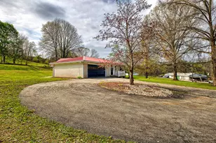 140 Keck Ln, Ruffs Dale, PA 15679 - Photo 4