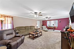 9 Midway Dr, Kennedy Township, PA 15136 - Photo 4