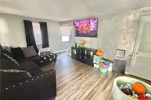 928 Woodbine St, Pittsburgh, PA 15201 - Photo 8