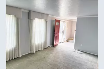 5176 Janie Dr, Pittsburgh, PA 15227 - Photo 6